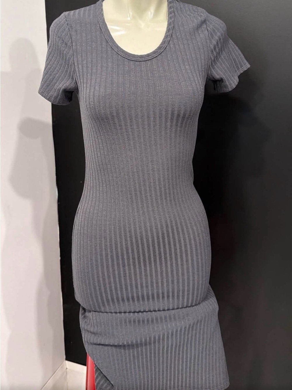 Ribbed Short-Sleeve Gray Midi Dress